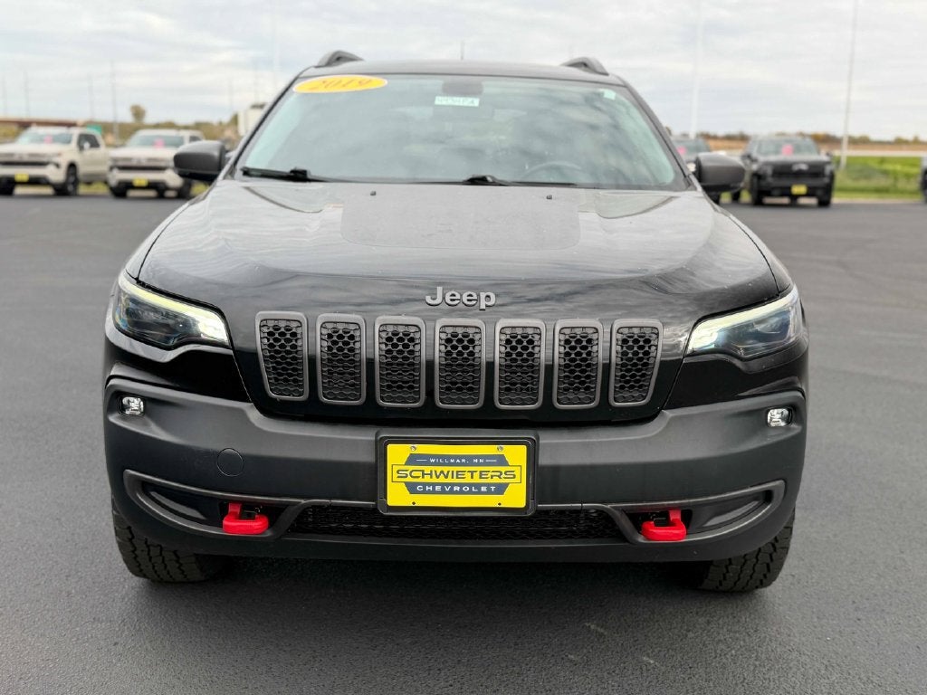 Used 2019 Jeep Cherokee Trailhawk with VIN 1C4PJMBX4KD398855 for sale in Willmar, Minnesota