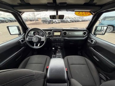 2023 Jeep Gladiator Overland