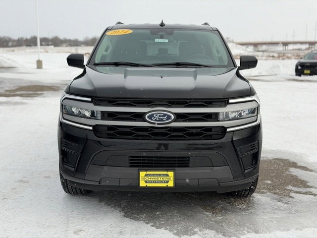 Used 2024 Ford Expedition XLT with VIN 1FMJU1J8XREA18987 for sale in Willmar, Minnesota