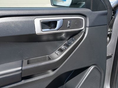 2023 Ford Explorer Base