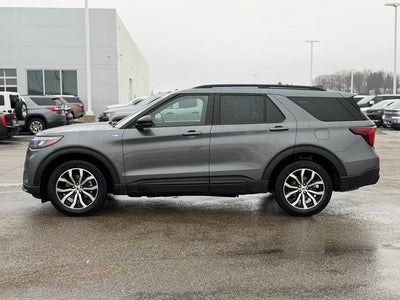 2025 Ford Explorer ST-Line