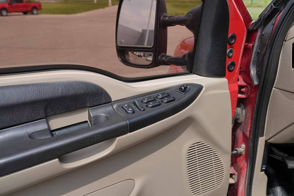 2005 Ford Super Duty F-350 SRW XLT