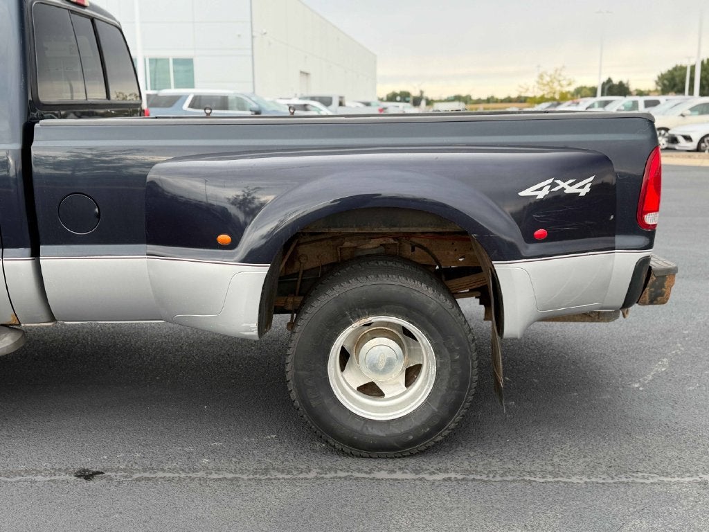 2000 Ford Super Duty F-350 DRW XLT