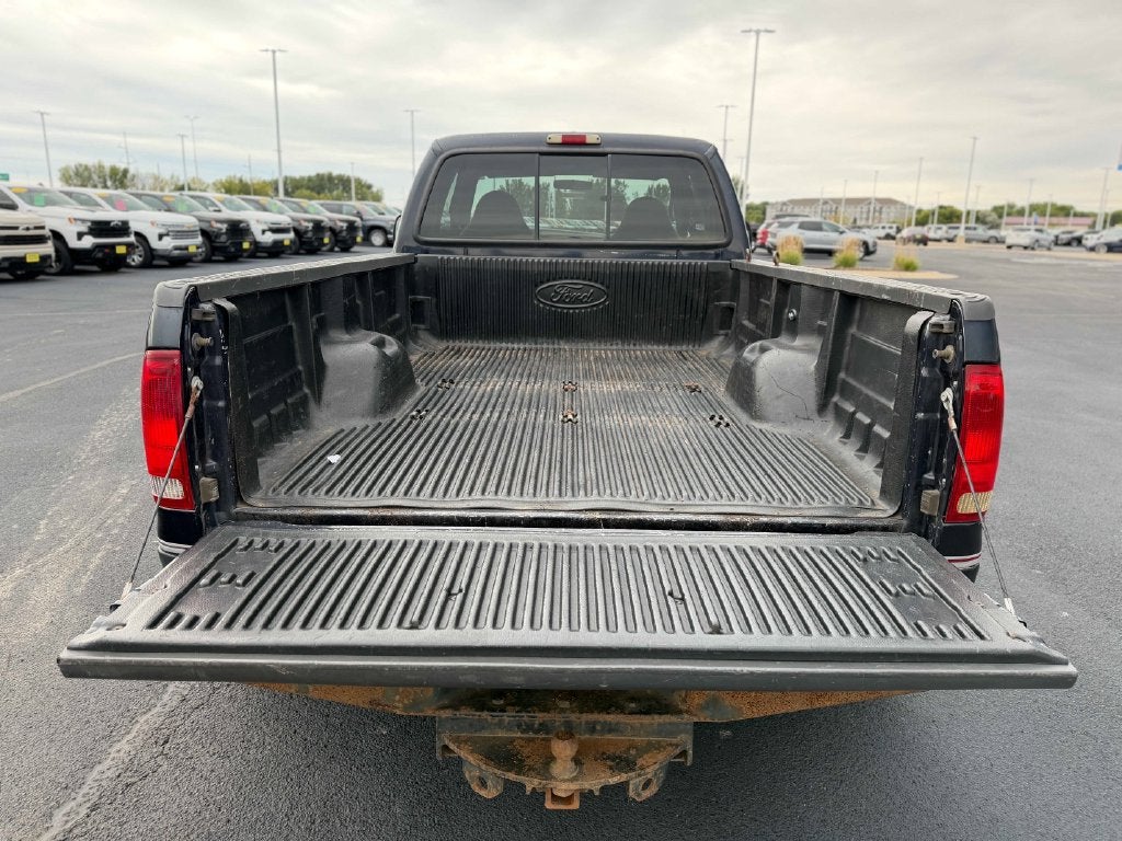 2000 Ford Super Duty F-350 DRW XLT