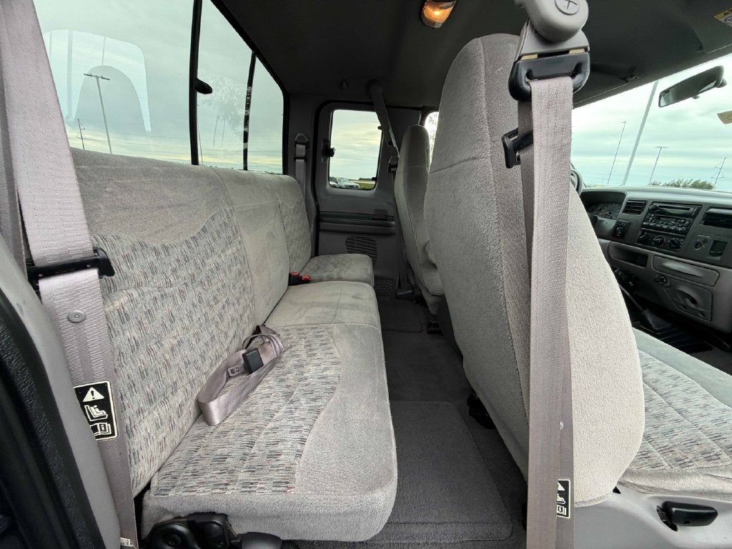 2000 Ford Super Duty F-350 DRW XLT