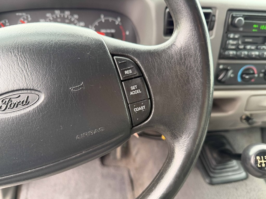 2000 Ford Super Duty F-350 DRW XLT