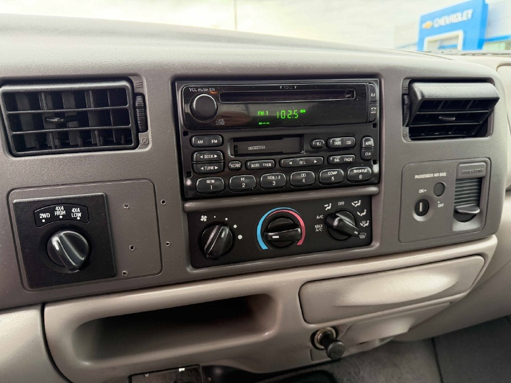 2000 Ford Super Duty F-350 DRW XLT