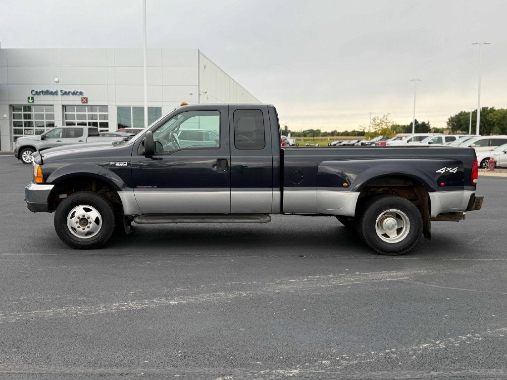 2000 Ford Super Duty F-350 DRW XLT