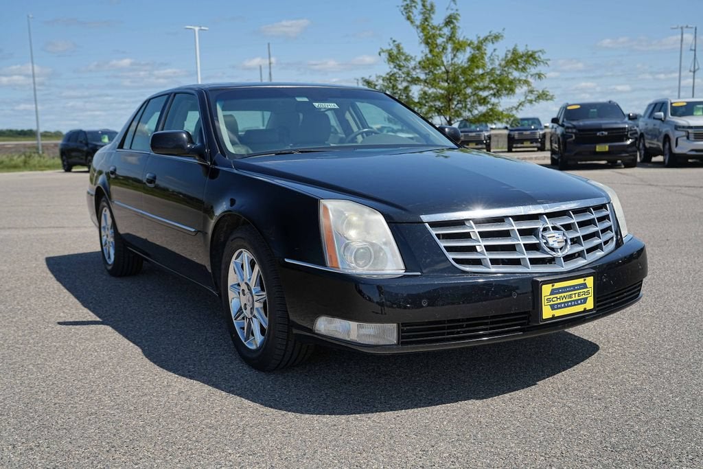 2011 Cadillac DTS Luxury Collection