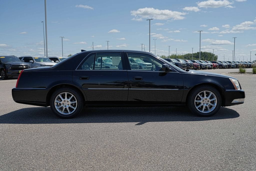 2011 Cadillac DTS Luxury Collection