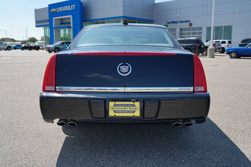 2011 Cadillac DTS Luxury Collection