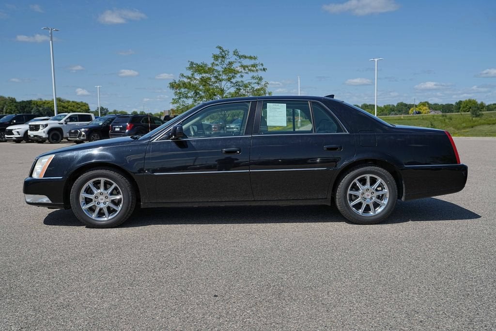2011 Cadillac DTS Luxury Collection