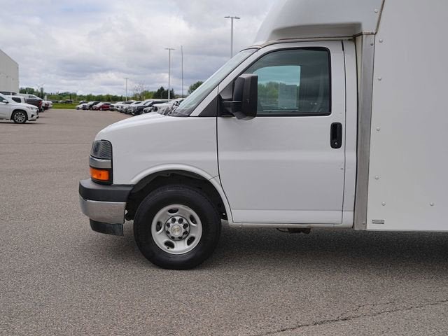 2022 Chevrolet Express Cutaway 3500 3500 Van 139"