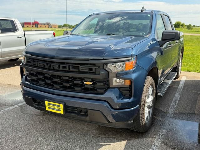 2023 Chevrolet Silverado 1500 Custom 4X4 Crew Cab Short Box's photo