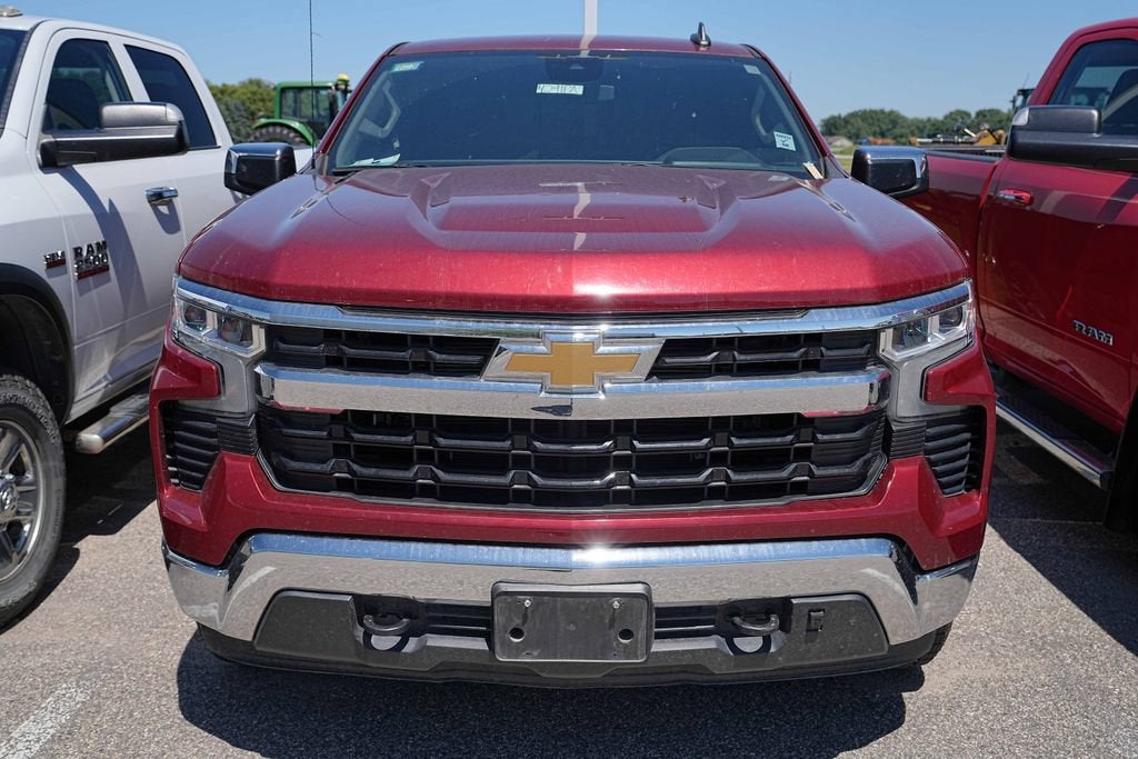 Used 2023 Chevrolet Silverado 1500 LT with VIN 1GCUDDE88PZ171404 for sale in Willmar, Minnesota