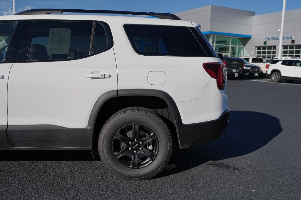 2023 GMC Acadia AT4