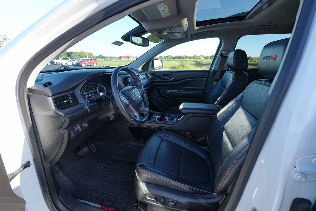 2023 GMC Acadia AT4