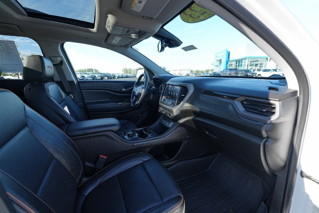 2023 GMC Acadia AT4