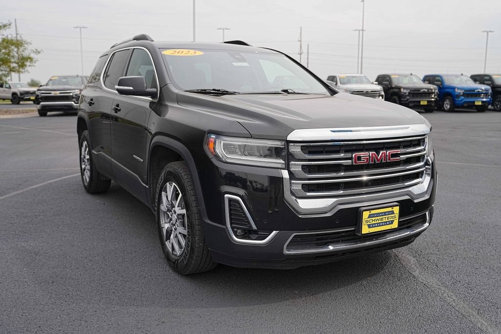 2023 GMC Acadia SLT