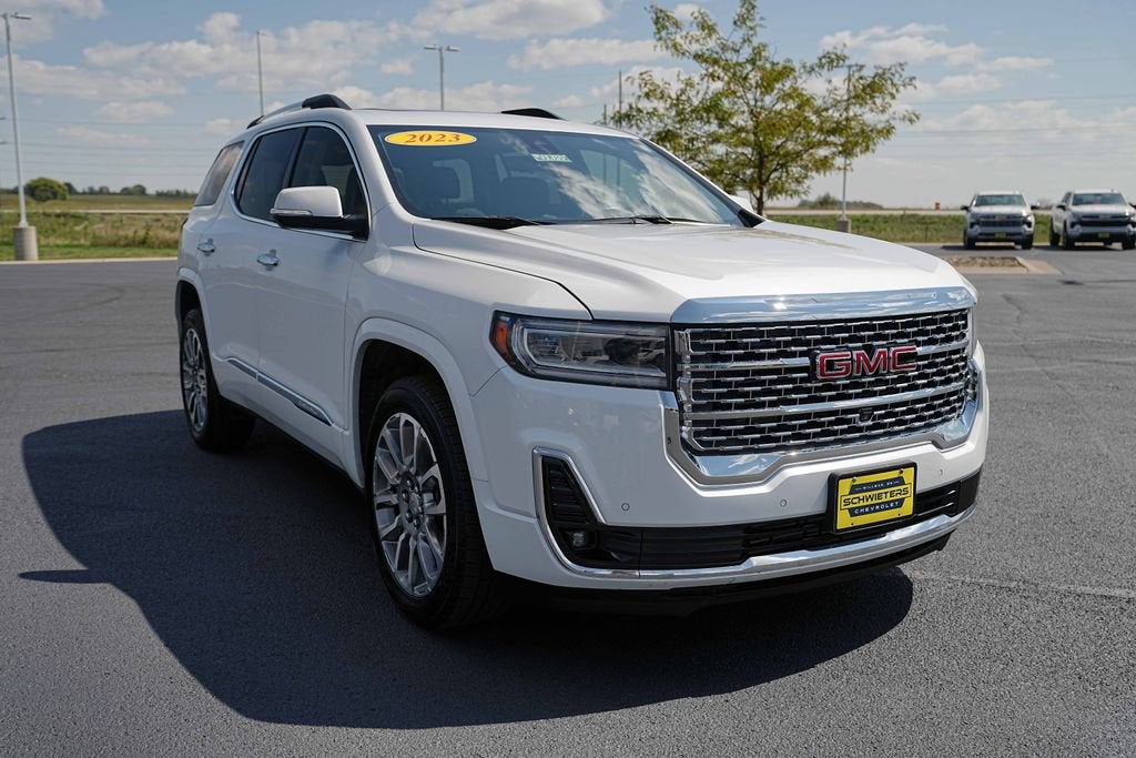 2023 GMC Acadia Denali