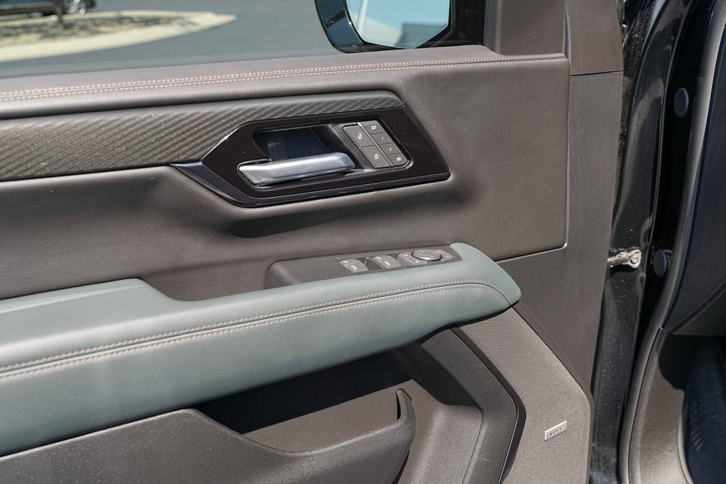 2025 GMC Yukon XL AT4