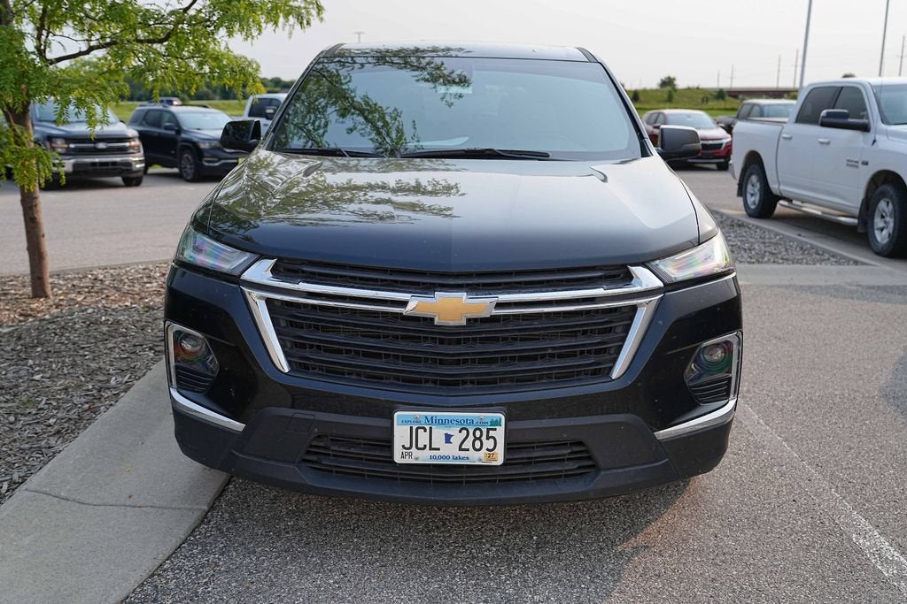 Used 2022 Chevrolet Traverse LS with VIN 1GNEVFKWXNJ164537 for sale in Willmar, Minnesota