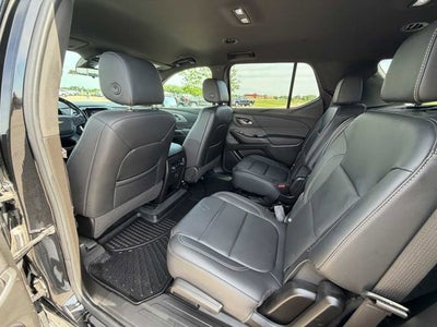 2022 Chevrolet Traverse LT Leather