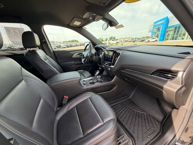 2022 Chevrolet Traverse LT Leather