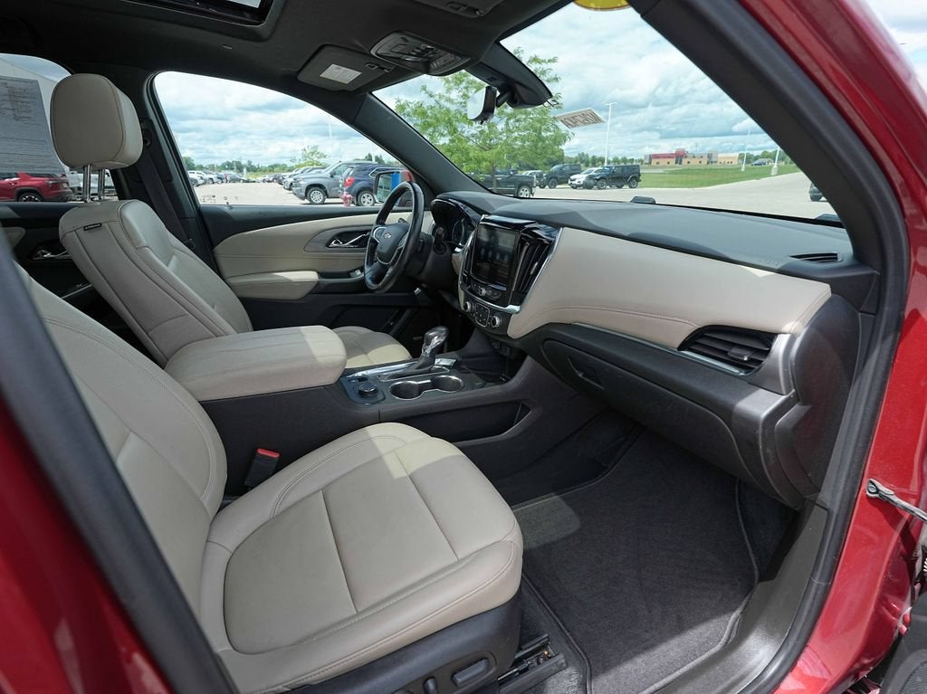 2022 Chevrolet Traverse LT Leather