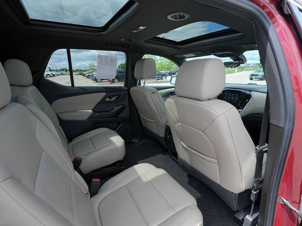 2022 Chevrolet Traverse LT Leather