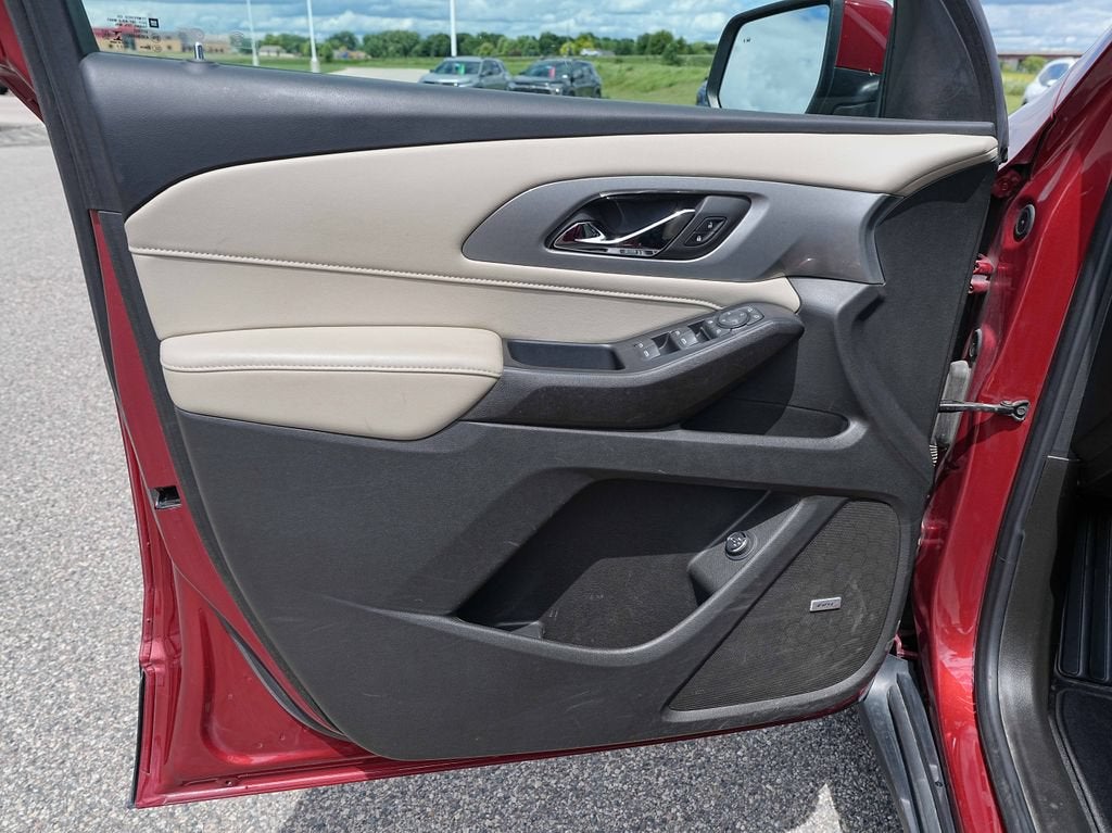 2022 Chevrolet Traverse LT Leather