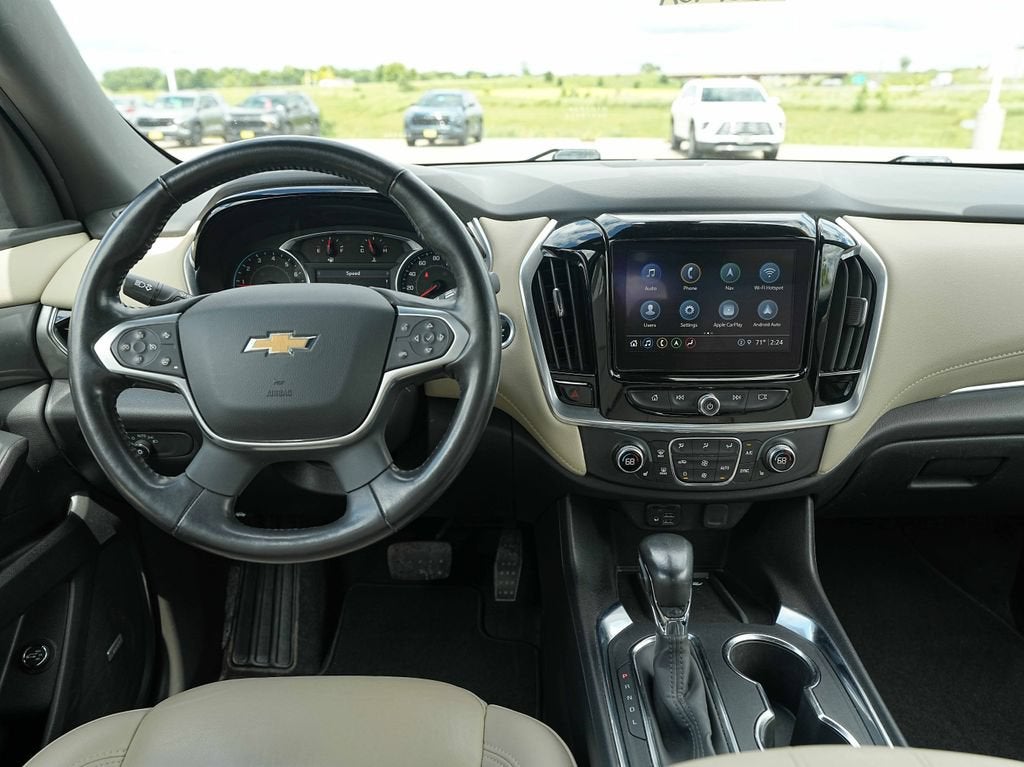 2022 Chevrolet Traverse LT Leather