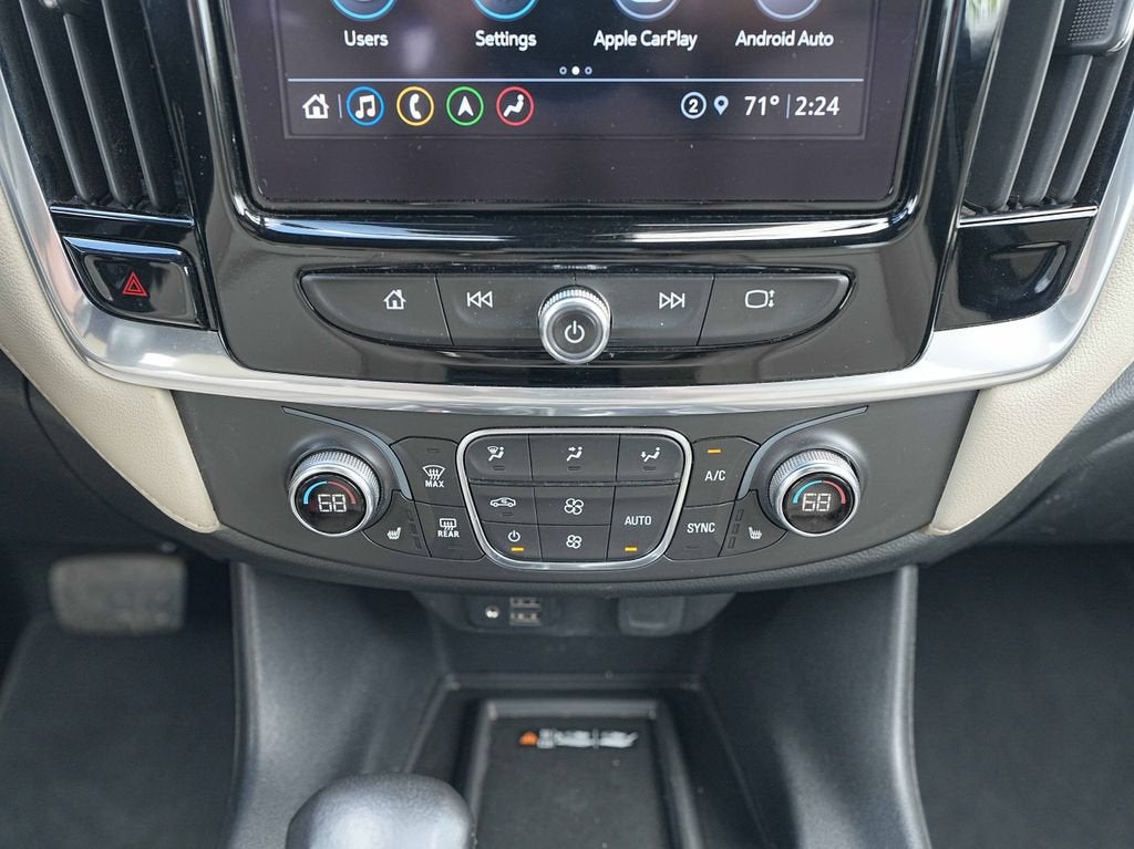 2022 Chevrolet Traverse LT Leather
