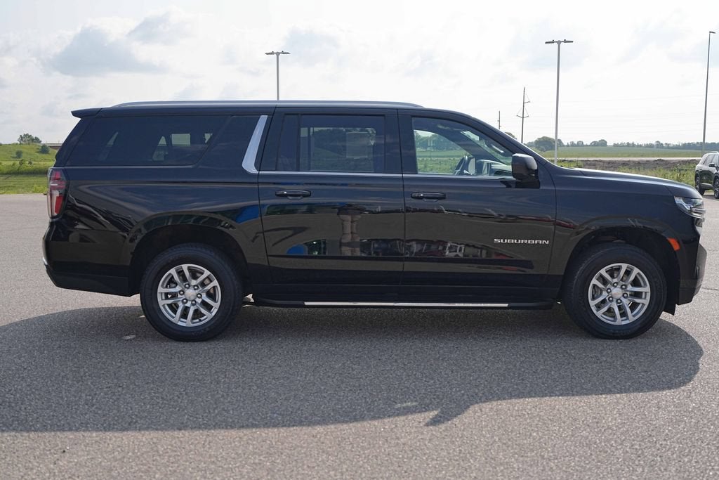 2024 Chevrolet Suburban LT