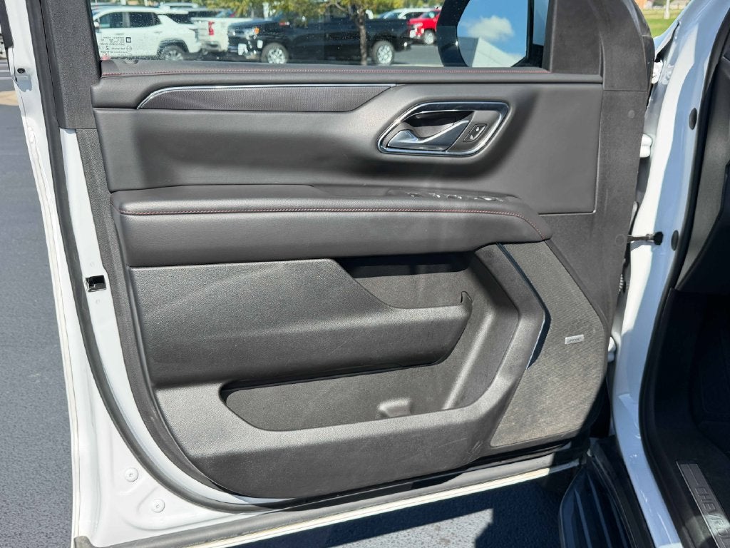 2023 Chevrolet Suburban RST