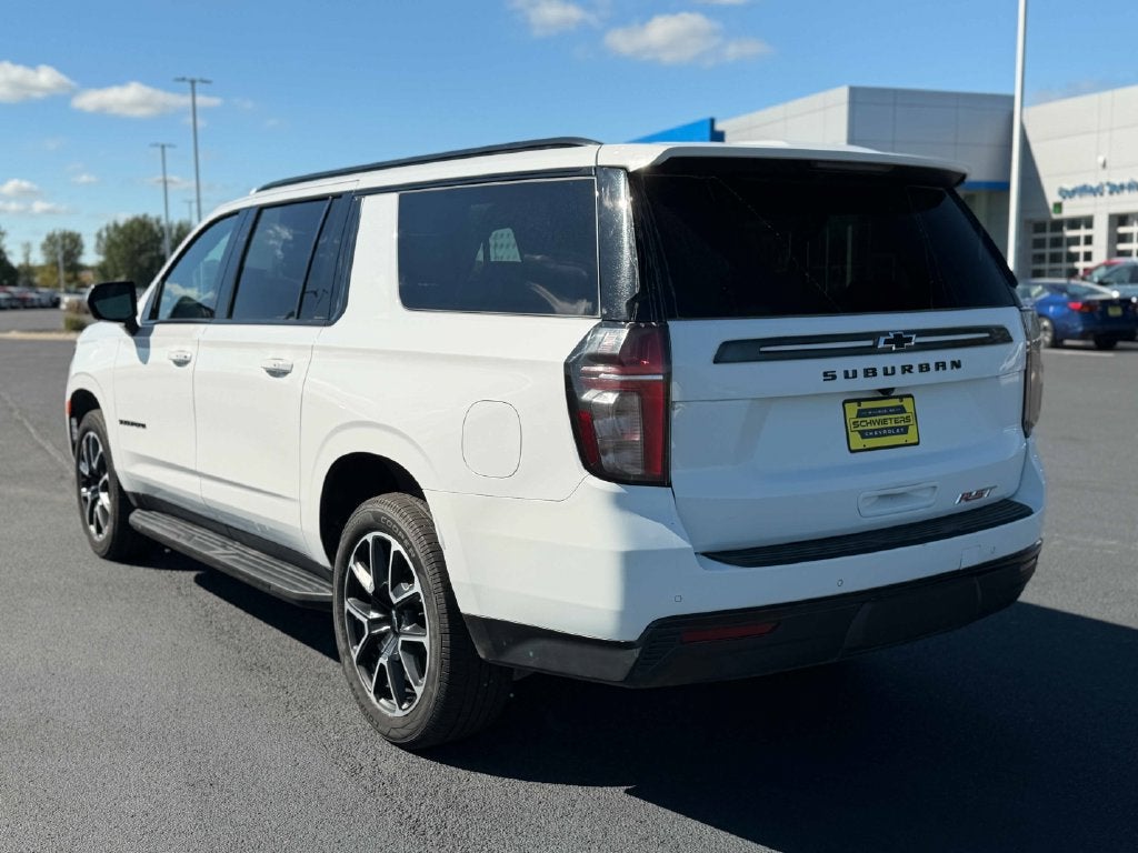 2023 Chevrolet Suburban RST