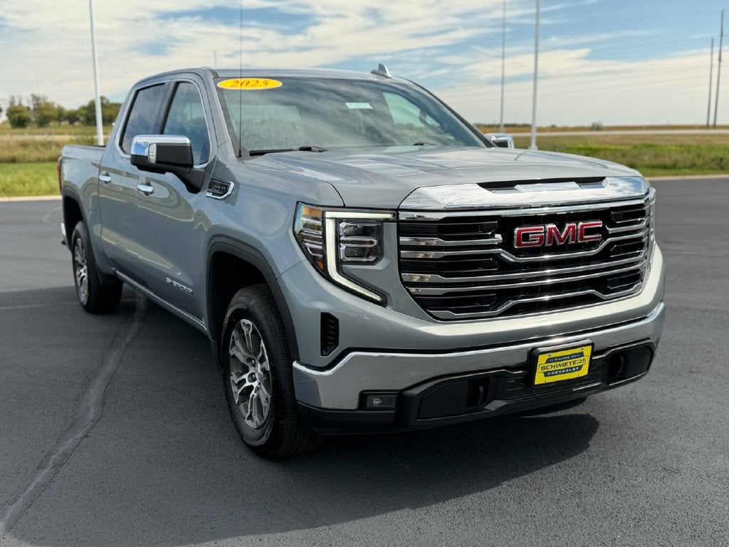 2025 GMC Sierra 1500 SLT