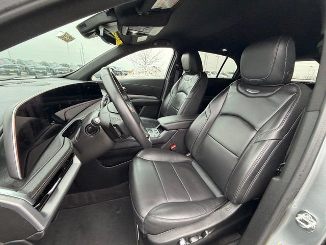 2025 Cadillac XT4 Premium Luxury