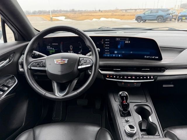 2025 Cadillac XT4 Premium Luxury