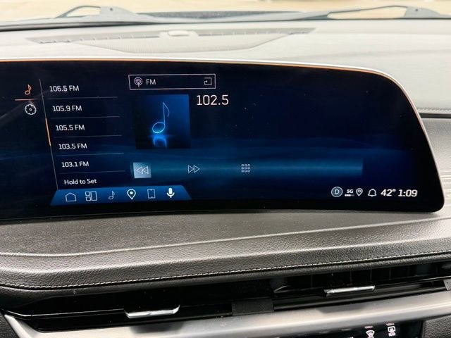 2025 Cadillac XT4 Premium Luxury