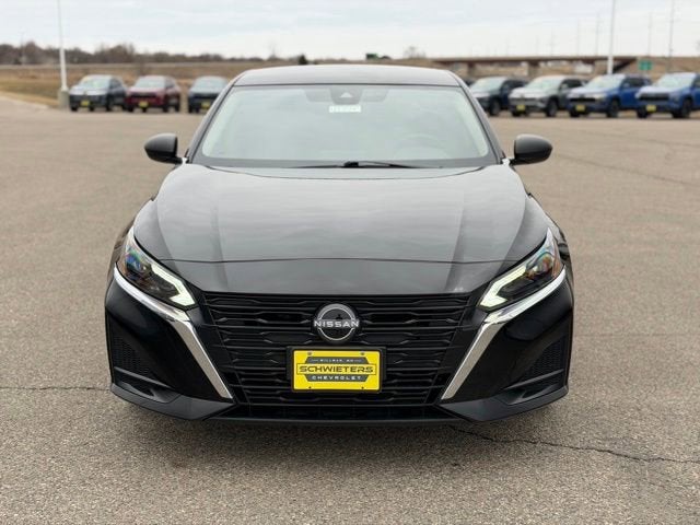 Used 2025 Nissan Altima SV with VIN 1N4BL4DV7SN303348 for sale in Willmar, Minnesota