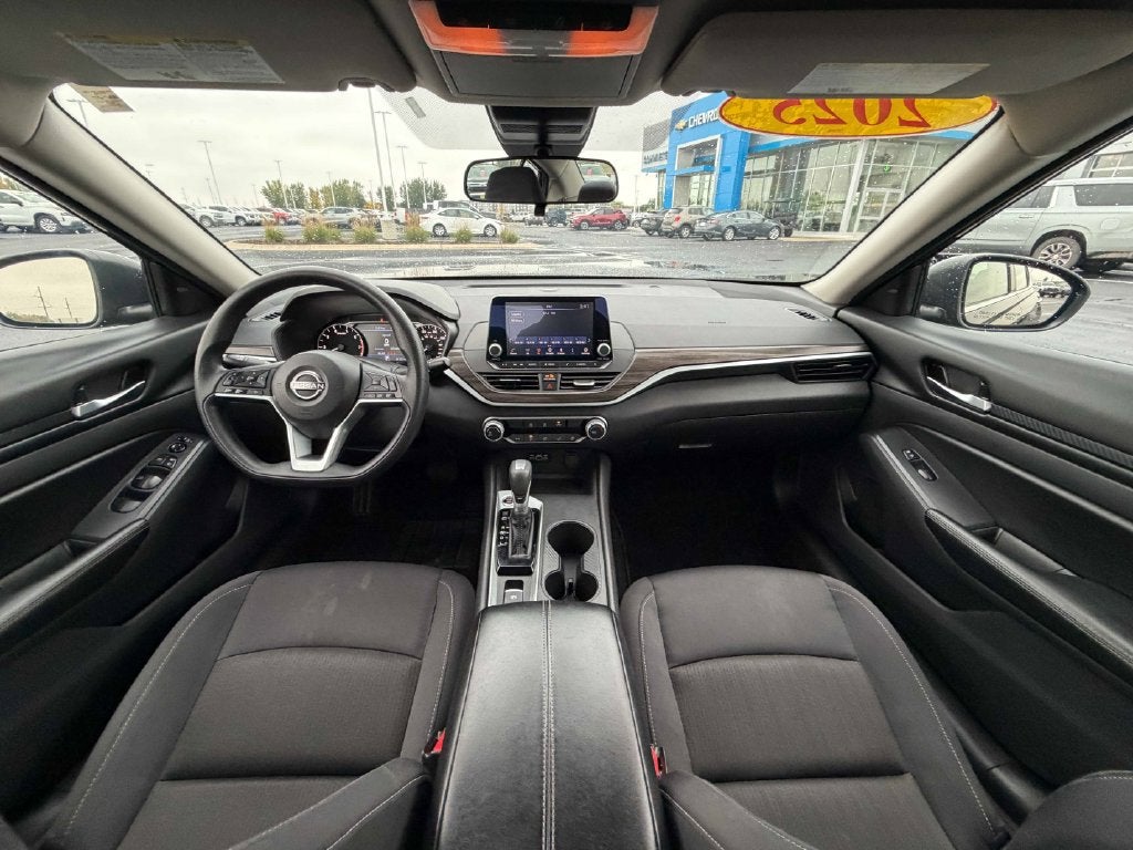 2025 Nissan Altima SV