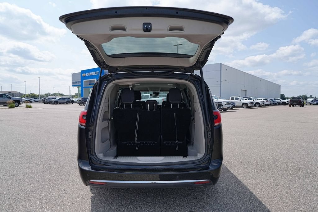 2024 Chrysler Pacifica Touring L