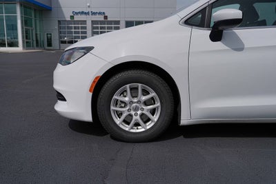 2021 Chrysler Voyager LXI