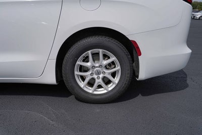 2021 Chrysler Voyager LXI
