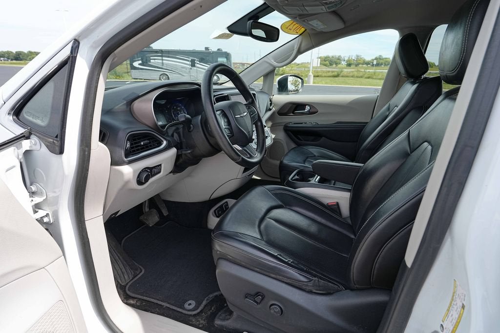 2021 Chrysler Voyager LXI