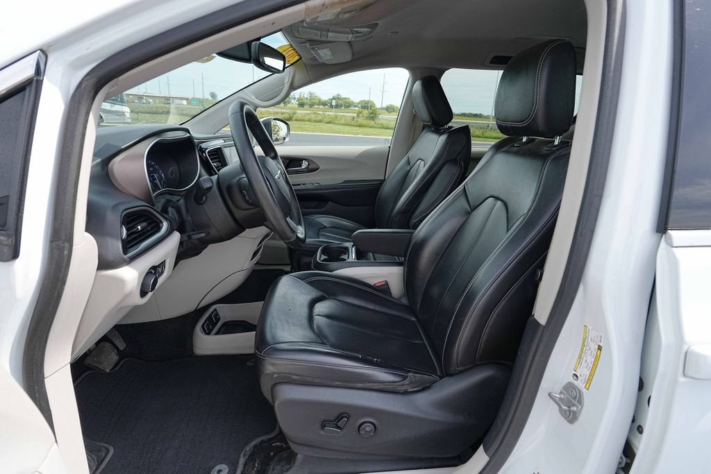 2021 Chrysler Voyager LXI