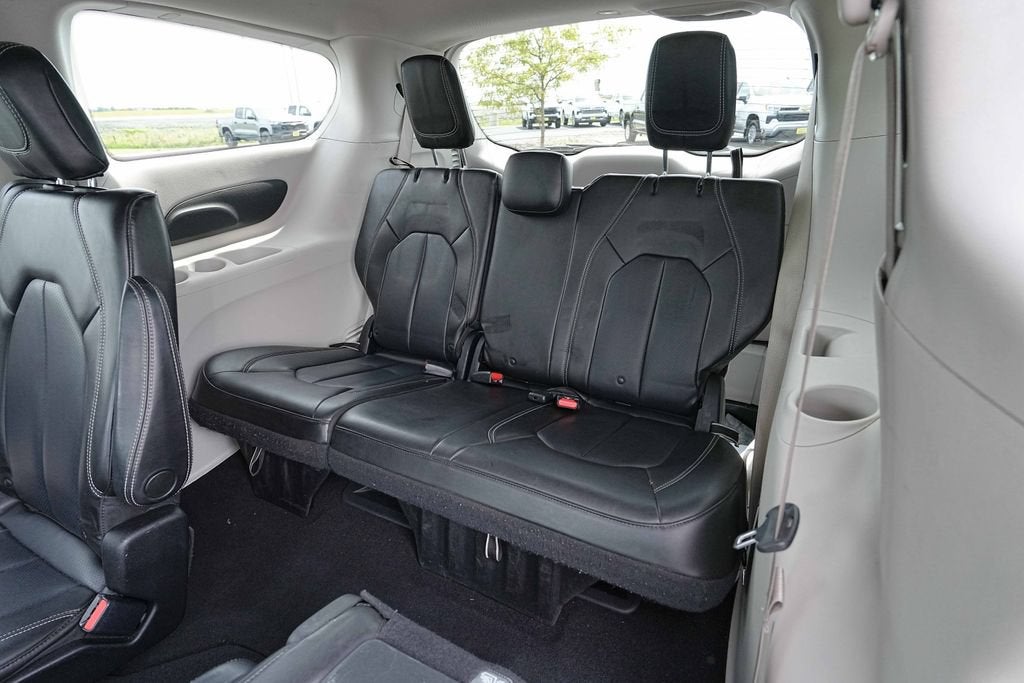2021 Chrysler Voyager LXI