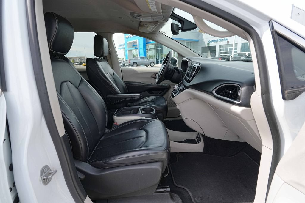 2021 Chrysler Voyager LXI