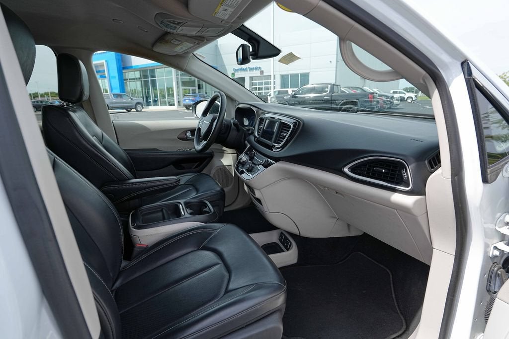2021 Chrysler Voyager LXI
